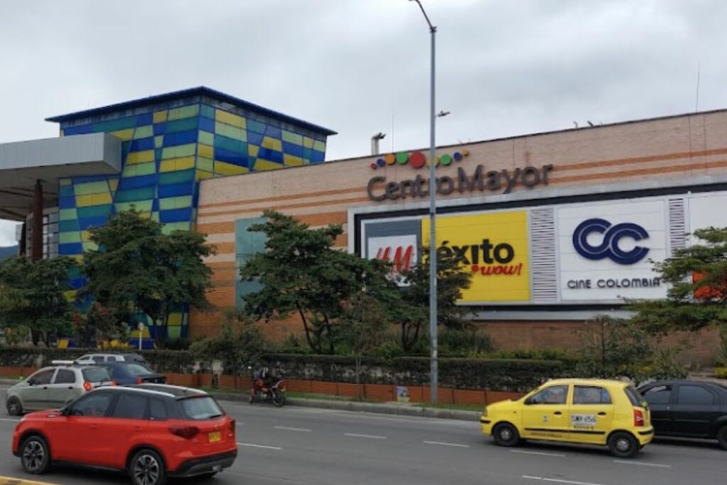 Imagen de Éxito Villa Mayor (Centro Mayor), el más grande de Colombia y Bogotá / Foto de Google Maps