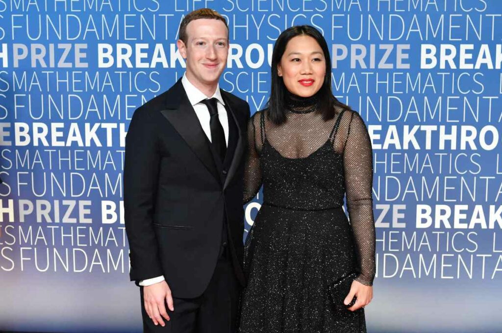 Mark Zuckerberg y Priscilla Chan, esposa del dueÃ±o de Meta y creador de Facebook./ AFP