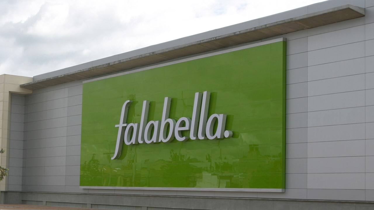 Falabella volvió al verde en su página web.