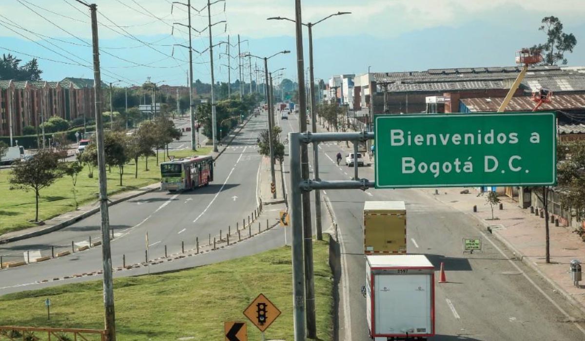 Foto de entrada a Bogotá, en nota de cómo es pico y placa en retorno a Bogotá el 1 de julio en carros pares e impares