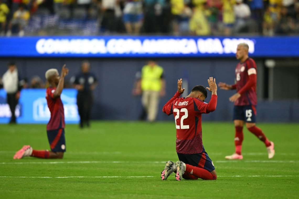 Futbolistas costarricenses, en nota de por qué no tiene ejército Costa Rica, rival de Colombia: la verdadera historia