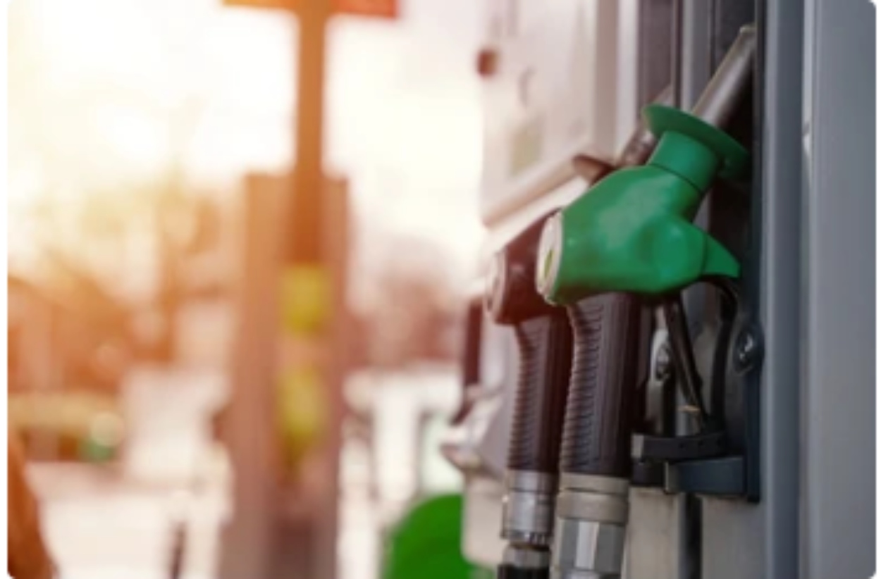 Brecha en el precio del diesel se cerraría en 2025: se espera un segundo aumento
