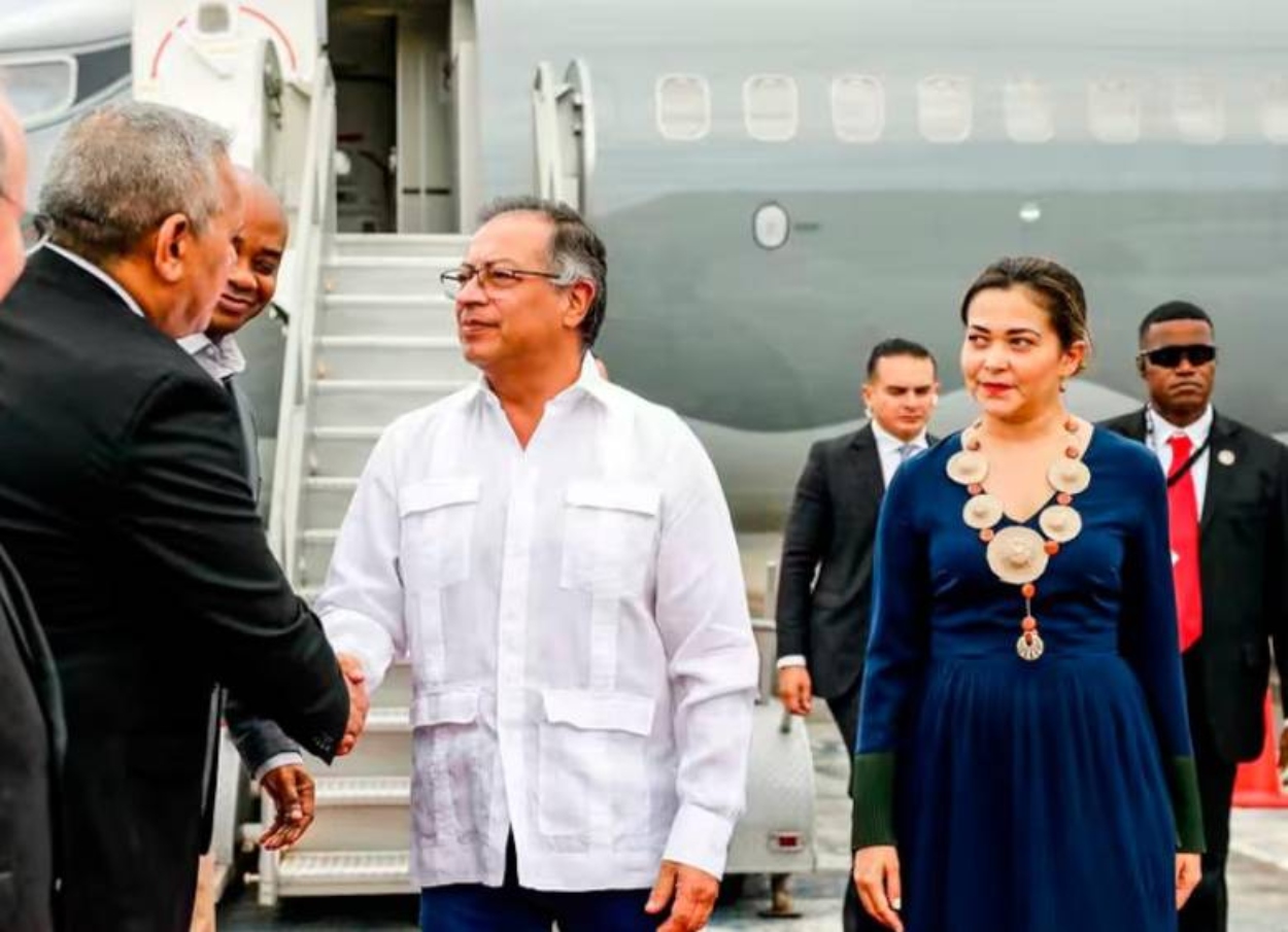 Petro viajó hasta Panamá para la posesión presidencial de José Raúl Mulino