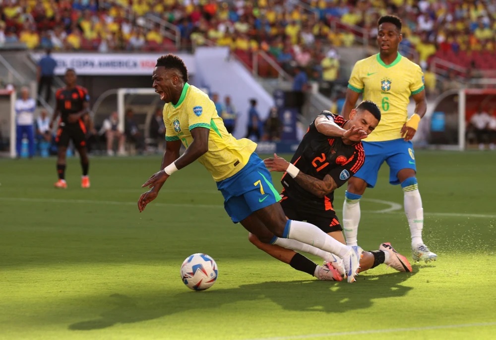 En Brasil pidieron penalti: polémica acción contra la Selección Colombia, en Copa América