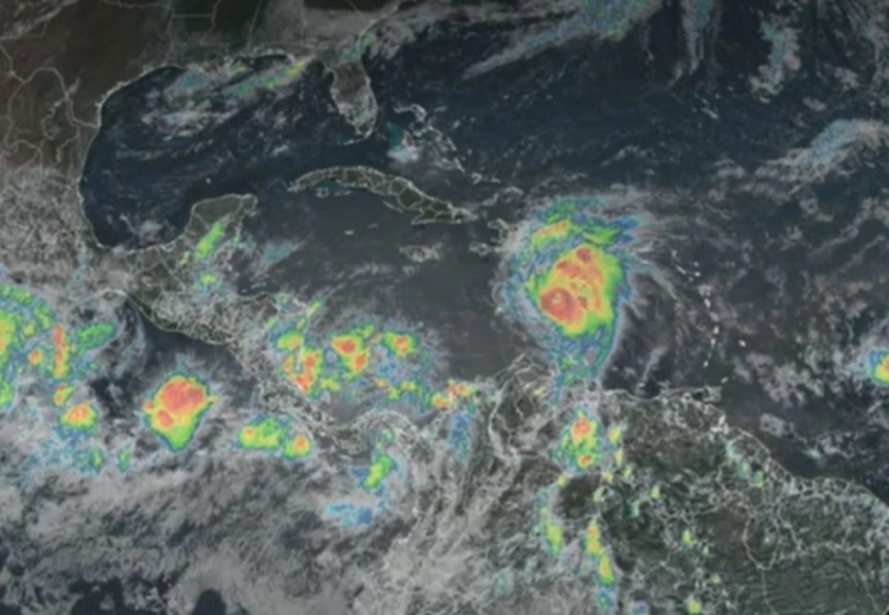 Huracán Beryl baja a categoría 4 tras su coletazo en La Guajira y se aleja de Colombia