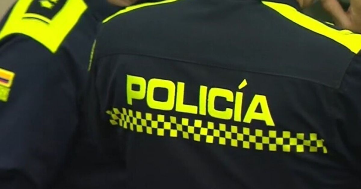 Robo de carro en Bogotá resultó con un policía herido: 3 ladrones le dispararon 