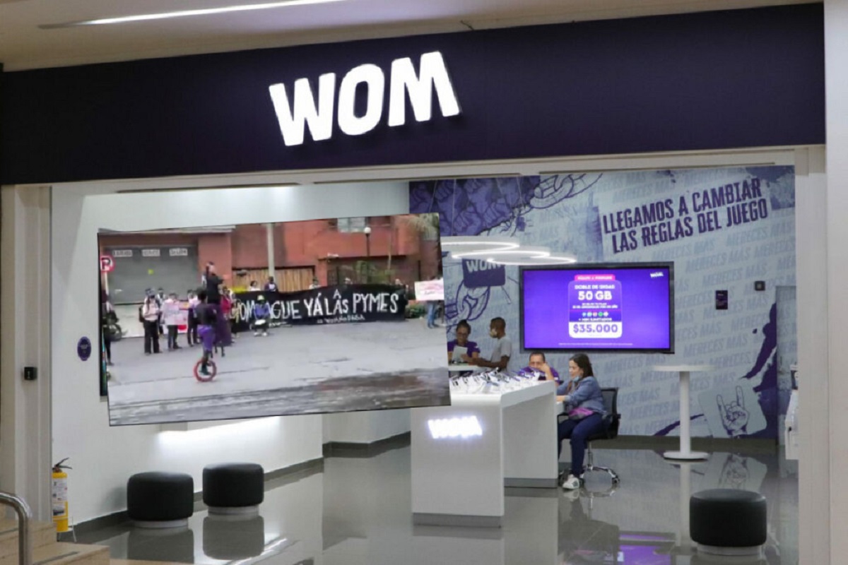 Se agravó crisis de WOM en Colombia: empresas (pymes) protestaron en las oficinas de la compañía por incumplimiento de pagos. Esto pasaría con usuaruios.