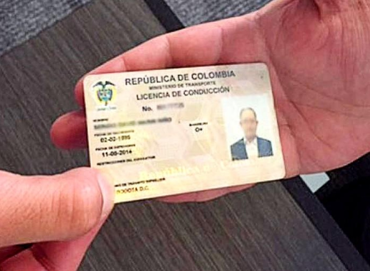 Licencia de conducción en Colombia y recategorización que vale $ 200.000