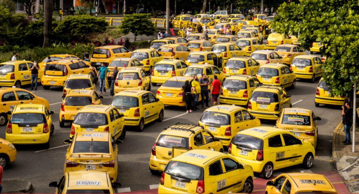 Paro de taxistas preocupa a más de 100.000 conductores en Colombia de Uber, DiDi y Cabify, pues buscan que se prohíban las aplicaciones.