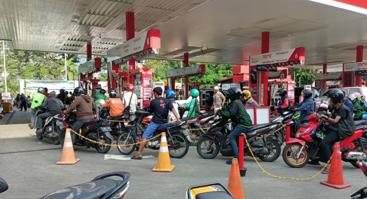 Por la caída en el consumo de gasolina en Colombia, Comce sugirió un incremento de precios en algunas zonas del país, eliminando esquema de tarifas.