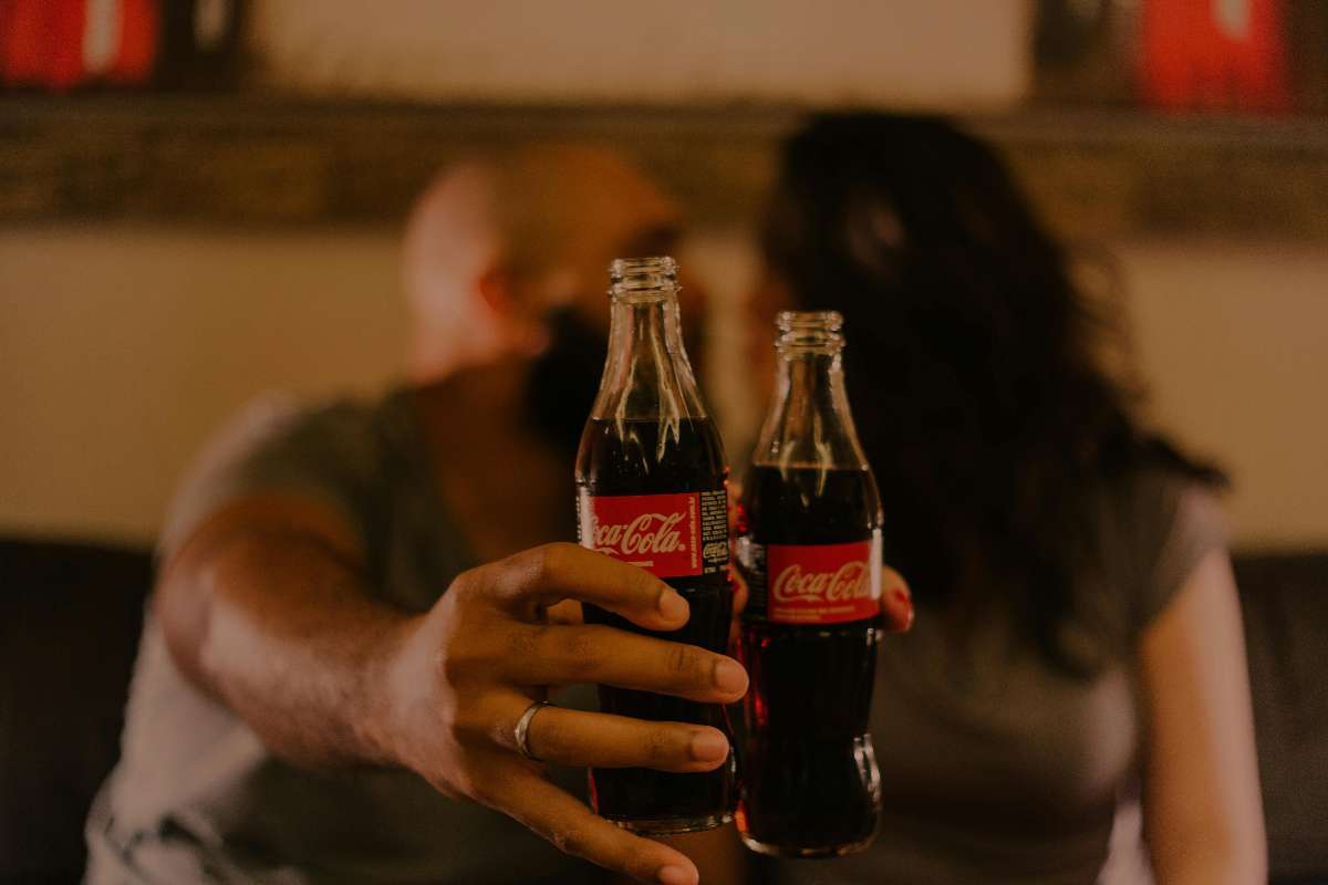 Foto de Coca-Cola, en nota de cuánto costaba esa marca en Colombia en 1980, en qué año llegó y su primer anuncio