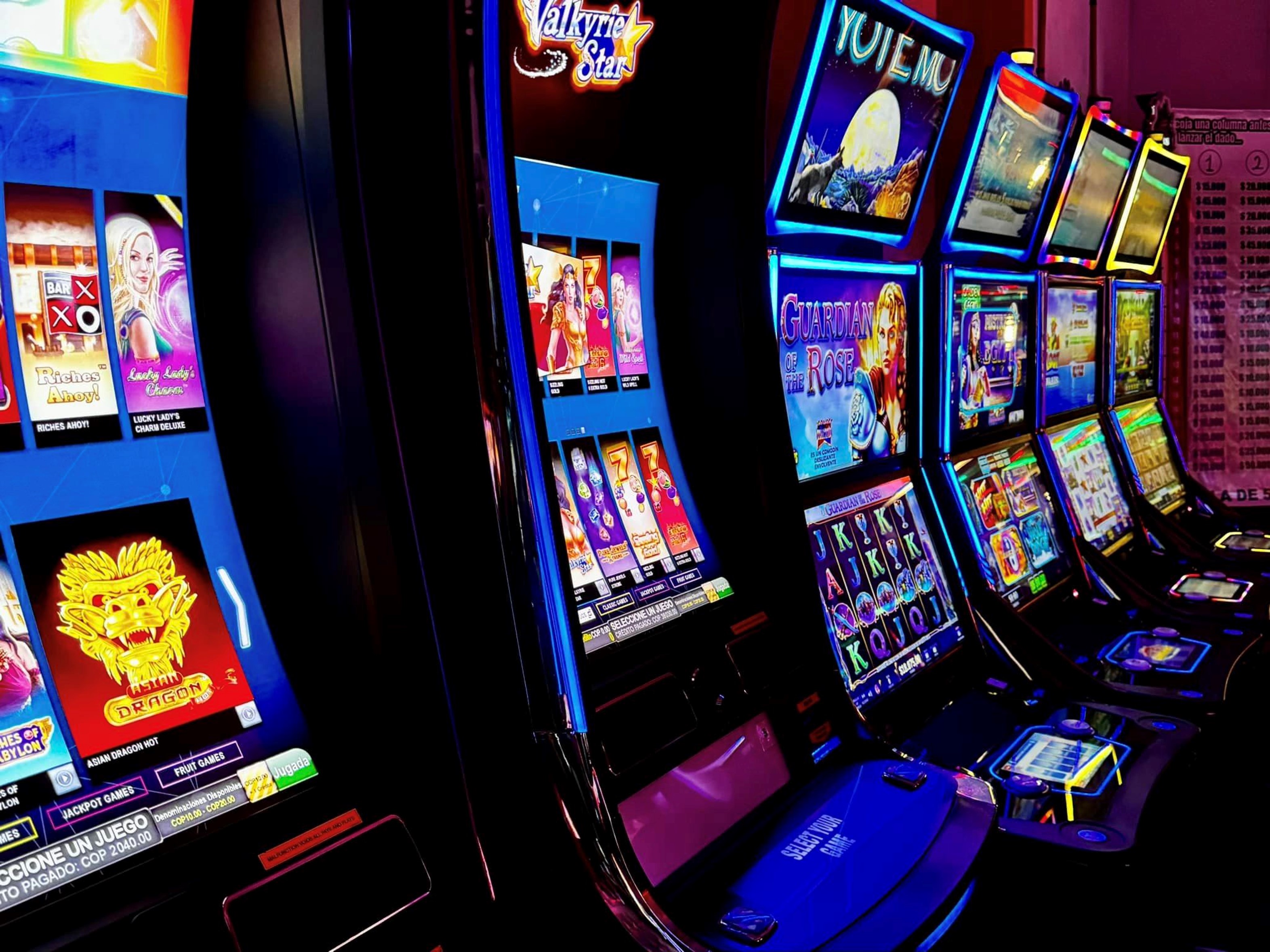 Coljuegos explicó cambios que vienen para las máquinas tragamonedas de casinos en Colombia. Controlarán ventas en 2024.