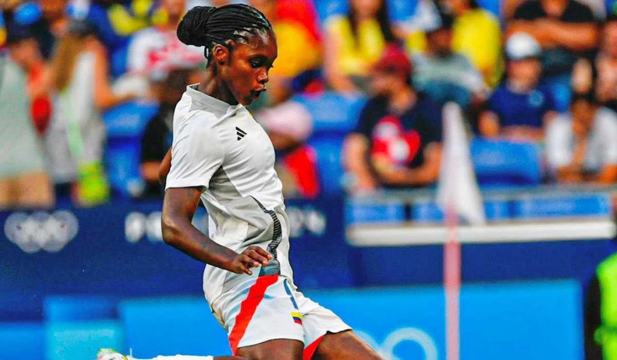 Por qué camiseta de Selección Colombia Femenina no tuvo escudo tradicional