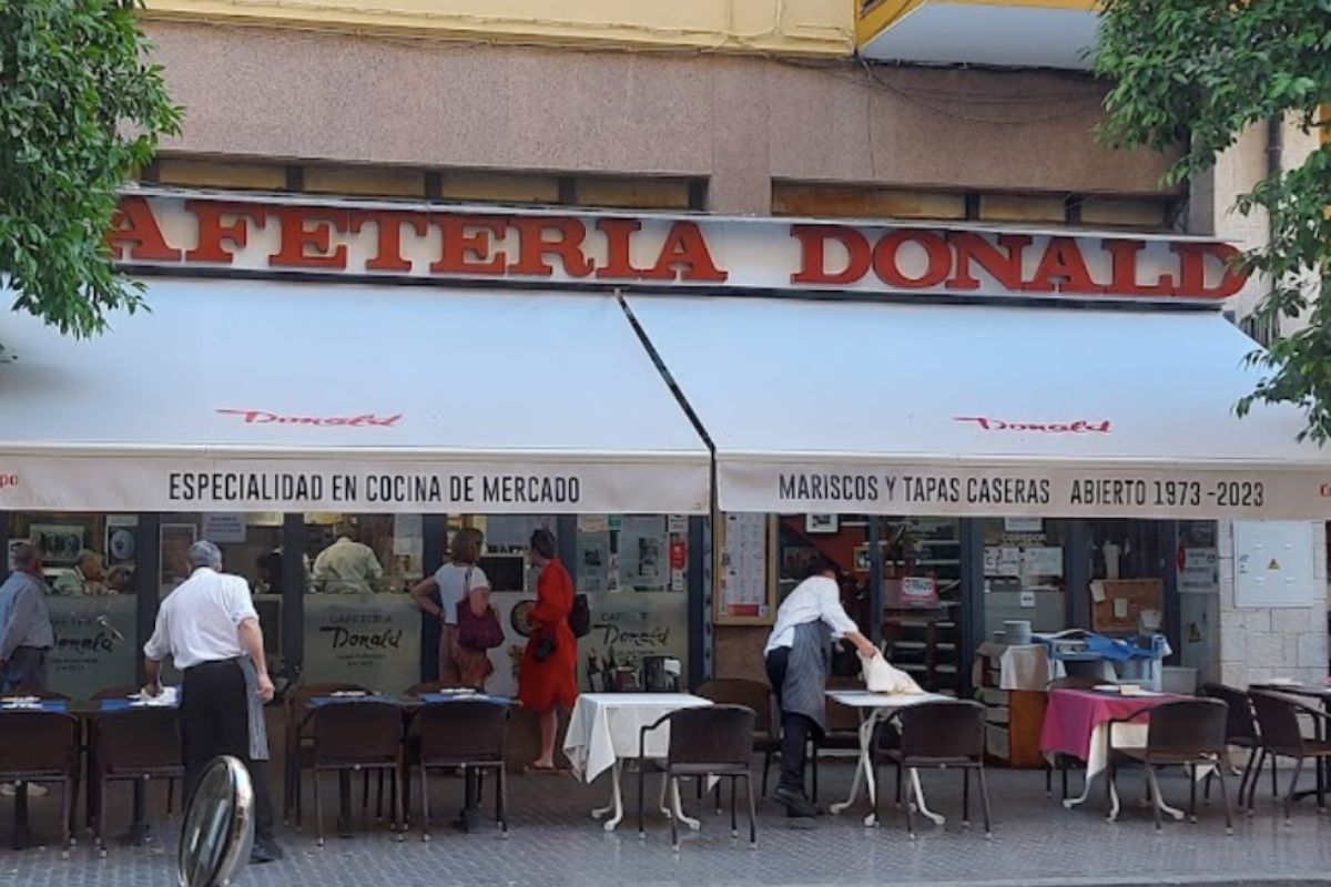 Encontrar trabajo después de los 40 años: restaurante contrata mayores de 45 en España