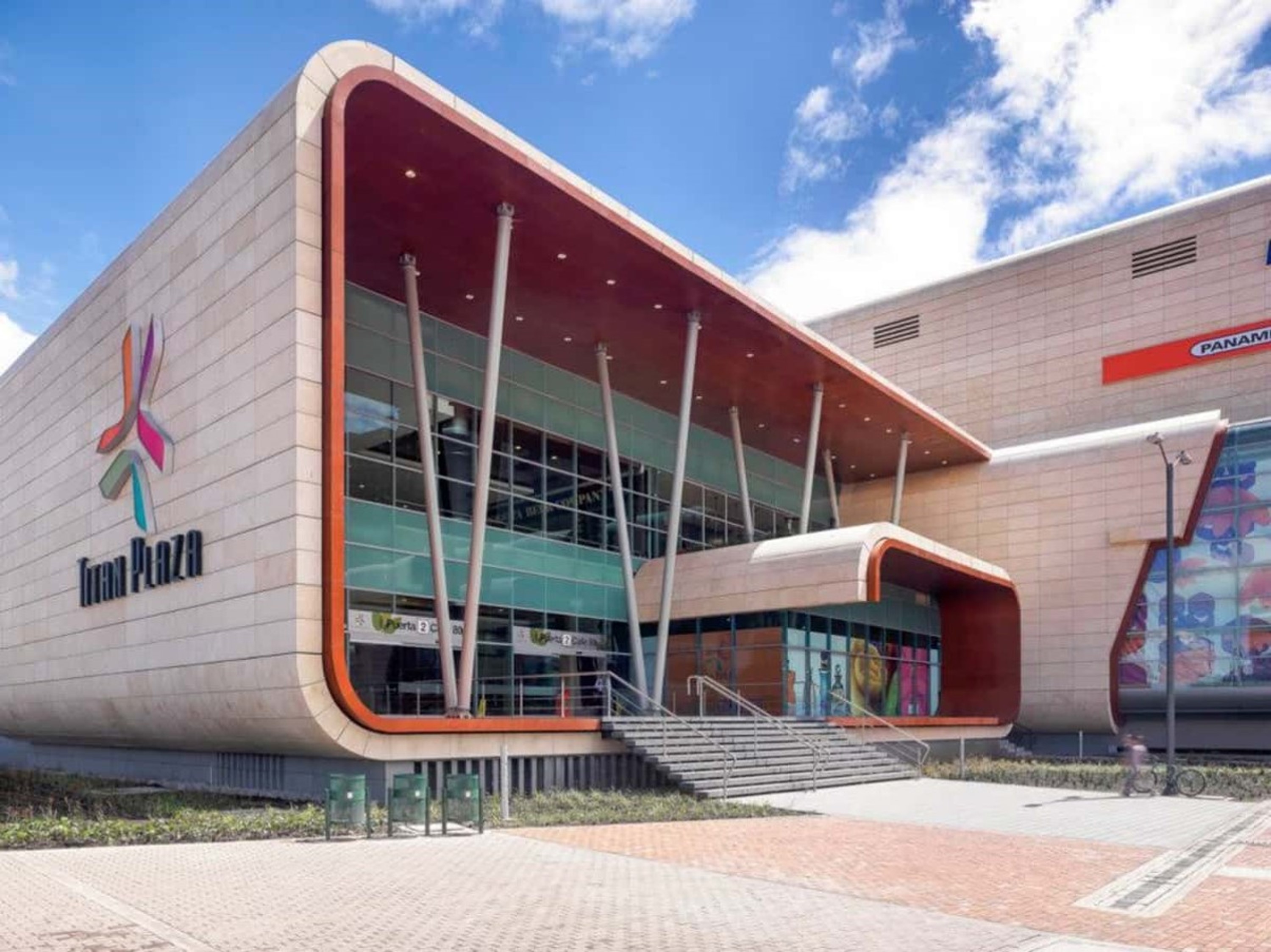 Centros comerciales más grandes de Colombia: Titan Plaza, Mall Plaza y 8 operadores de centros comerciales.