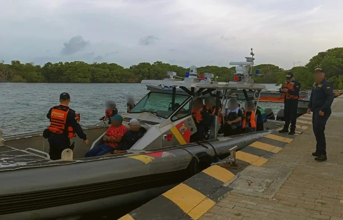 Rescatan naufragio en San Andrés con 8 personas, cuatro de ellas menores de edad