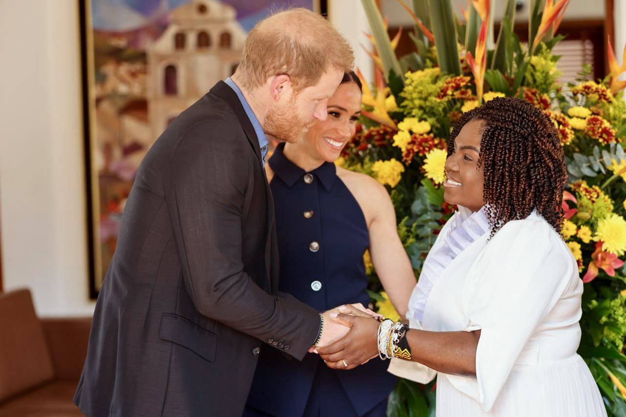 Francia Márquez junto a los duques de Sussex, el Príncipe Harry y Meghan Markle, en Colombia