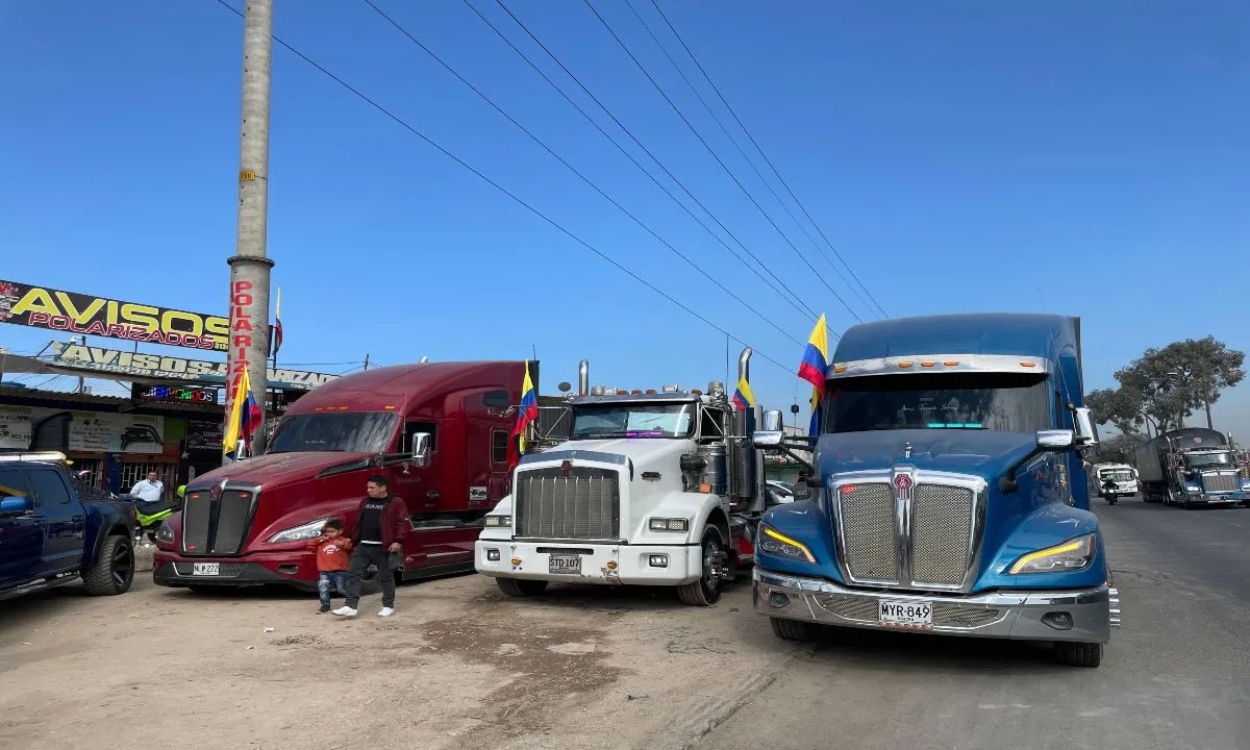 Acuerdo completo entre camioneros y Gobierno; no solo fue precio del ACPM