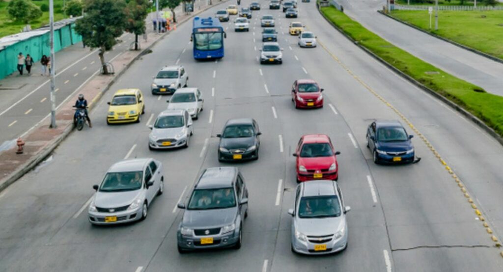 Venta de carros usados en Colombia / Shutterstock
