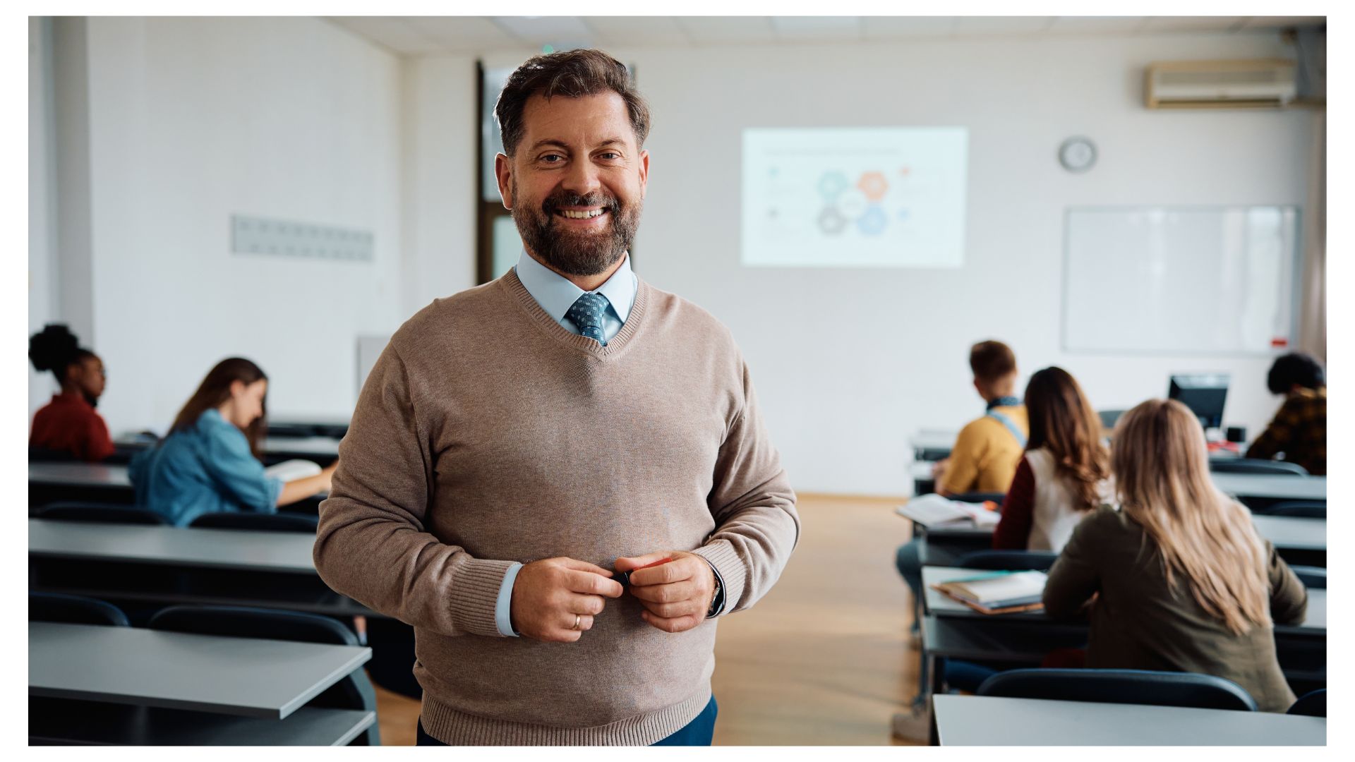 ¿Cuánto gana un profesor de universidad en Colombia 2024? Hora de catedra y más