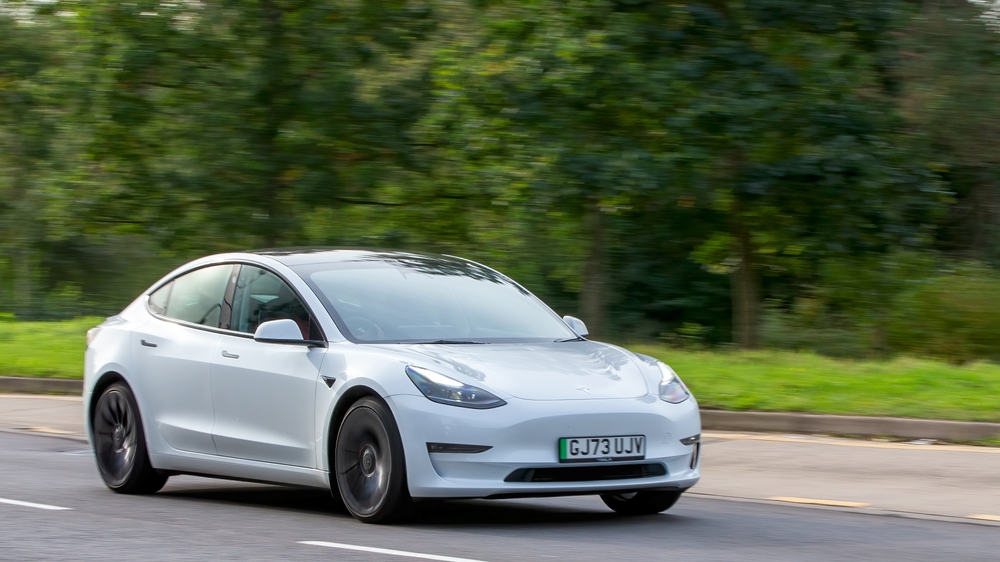 Carros eléctricos Tesla / Shutterstock
