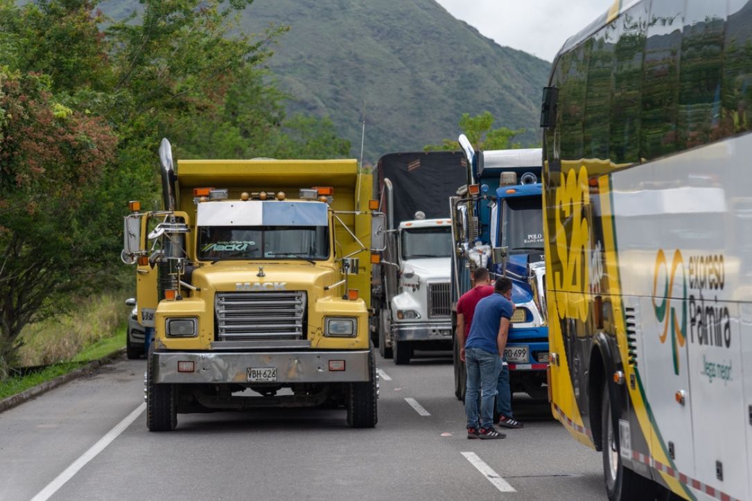 Ministerio de Transporte expone pasos a seguir acuerdos paro camioneros