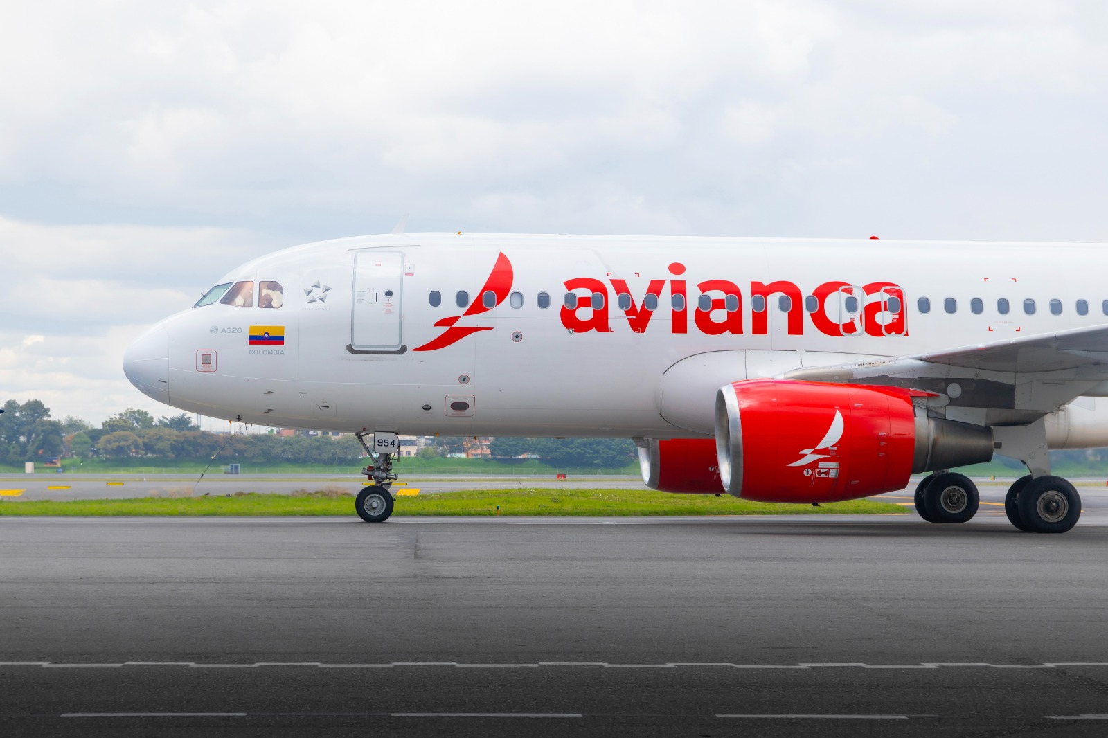 Demandan a pasajero de Avianca.