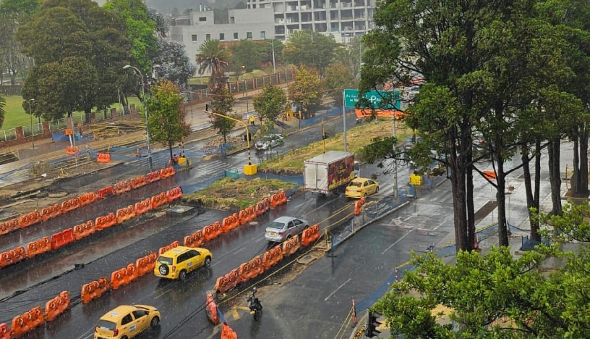 Nuevo aguacero en Bogotá emociona a ciudadanos en época de racionamiento