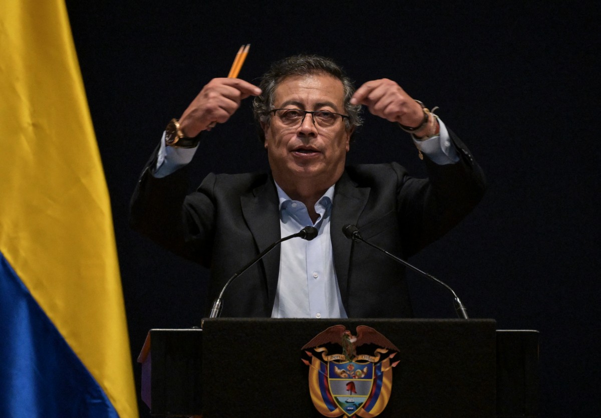 Gustavo Petro se defiende ante CNE y dice por qué no habría caso contra él