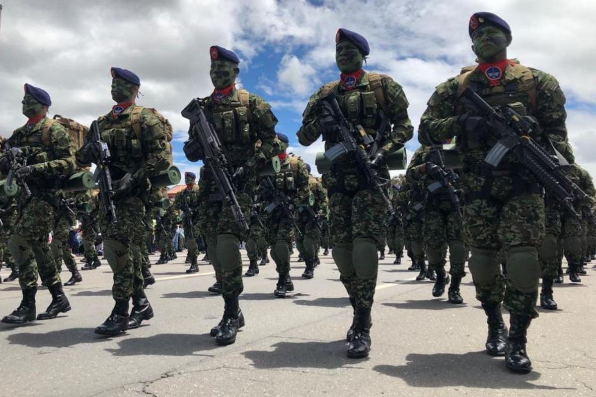 Foto de soldados, en nota de quién tiene ejército más poderoso entre Colombia y Venezuela según lista mundial