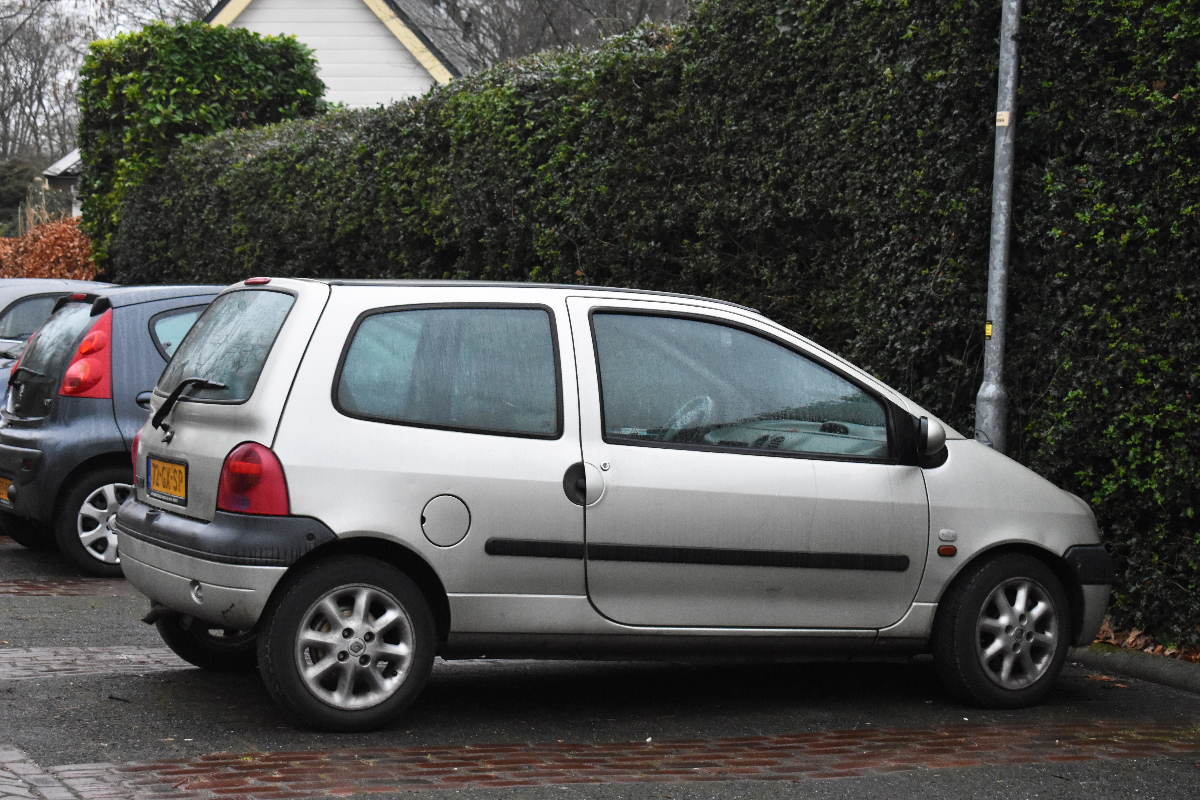 Renault metió mano a su famoso Twingo y cambios sorprendieron a más de uno comparado con la versión original. Precio prende alarmas en muchos. 