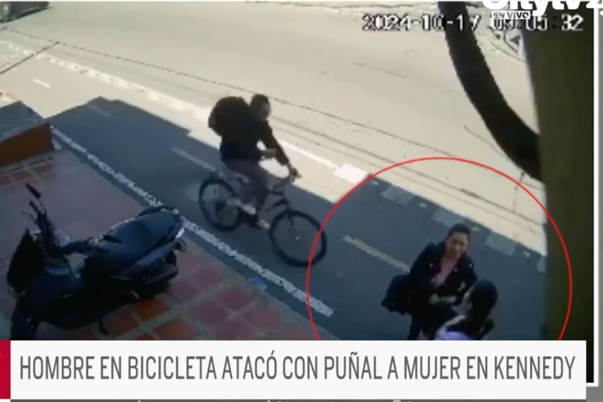 Mujer apuñalada en Bogotá por un hombre en bicicleta