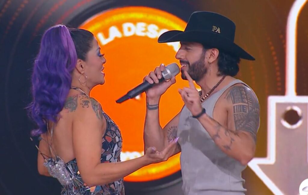 Paul Álvarez canta con Marbelle