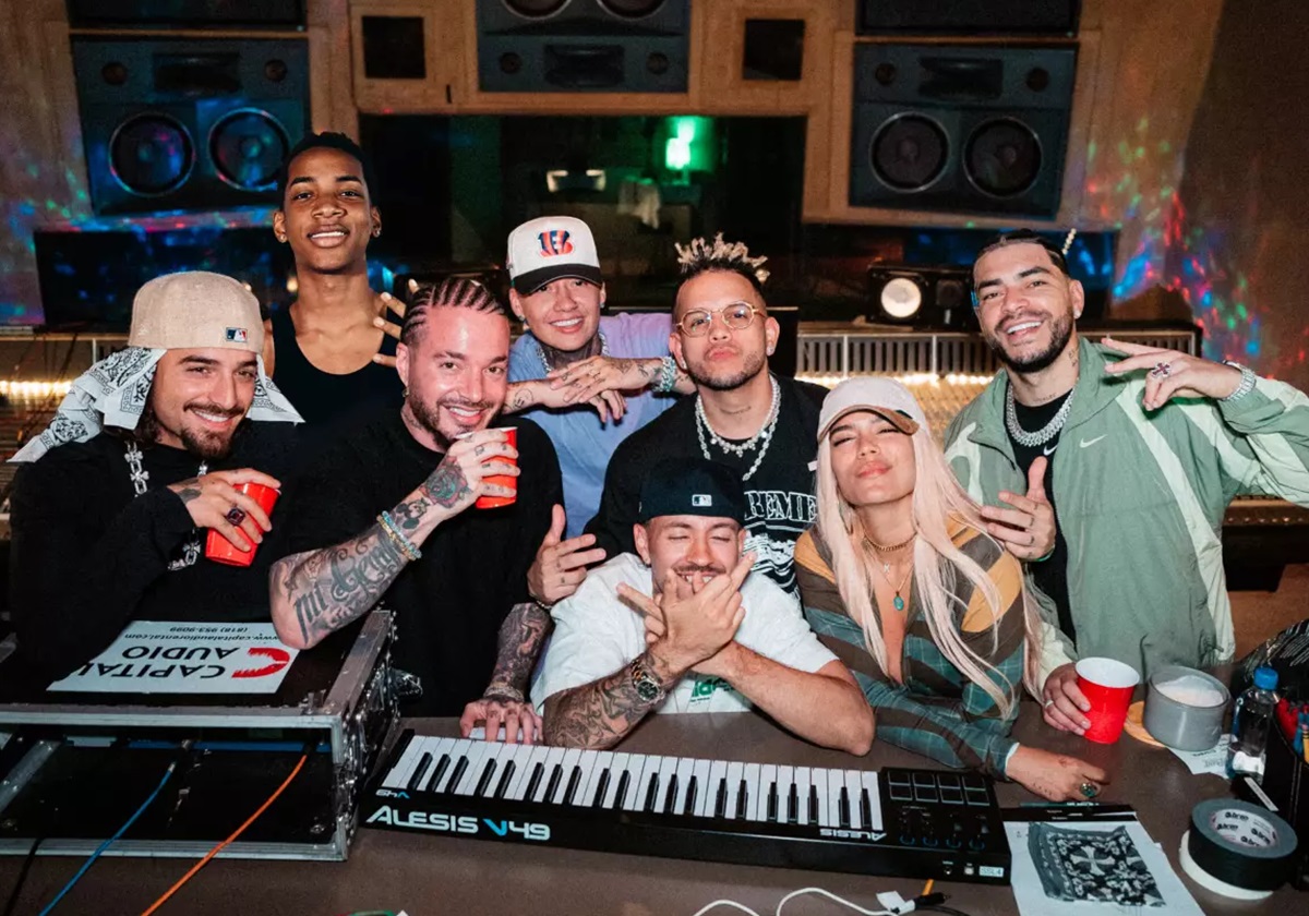 Karol G, Maluma, J Balvin y '+57' con reacción de Yolanda Ruiz en columna