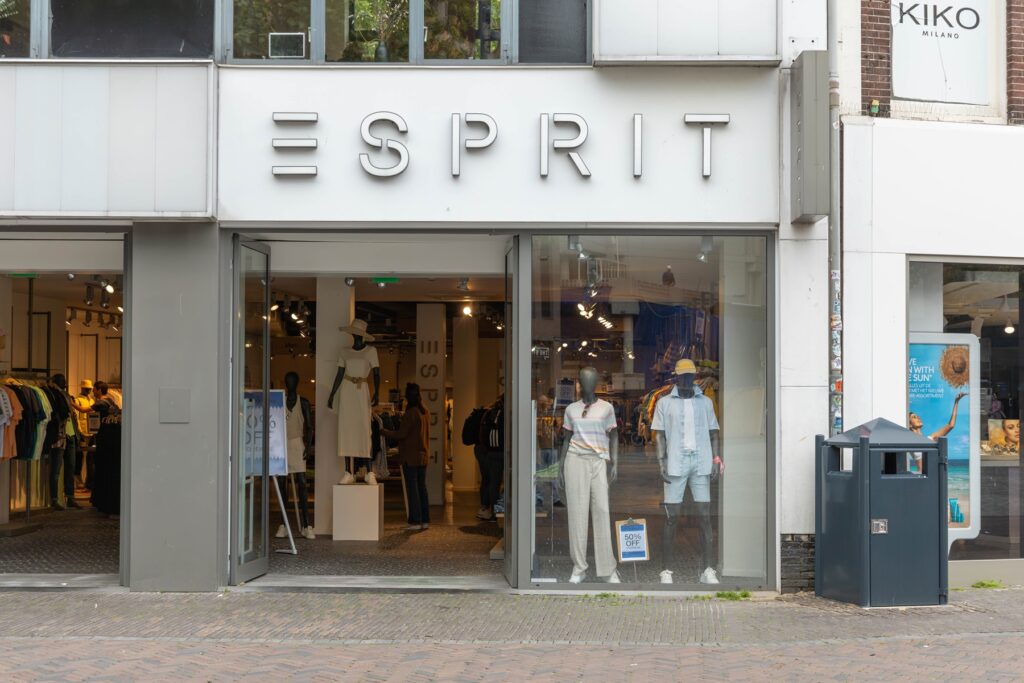 Esprit quebró en Estados Unidos.