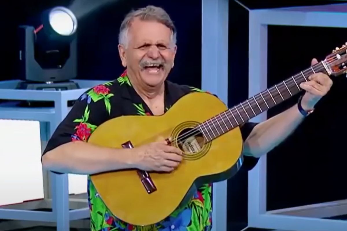 Foto Álvaro Lemmon, Hombre caimán, en silla de ruedas preocupa Sábados Felices