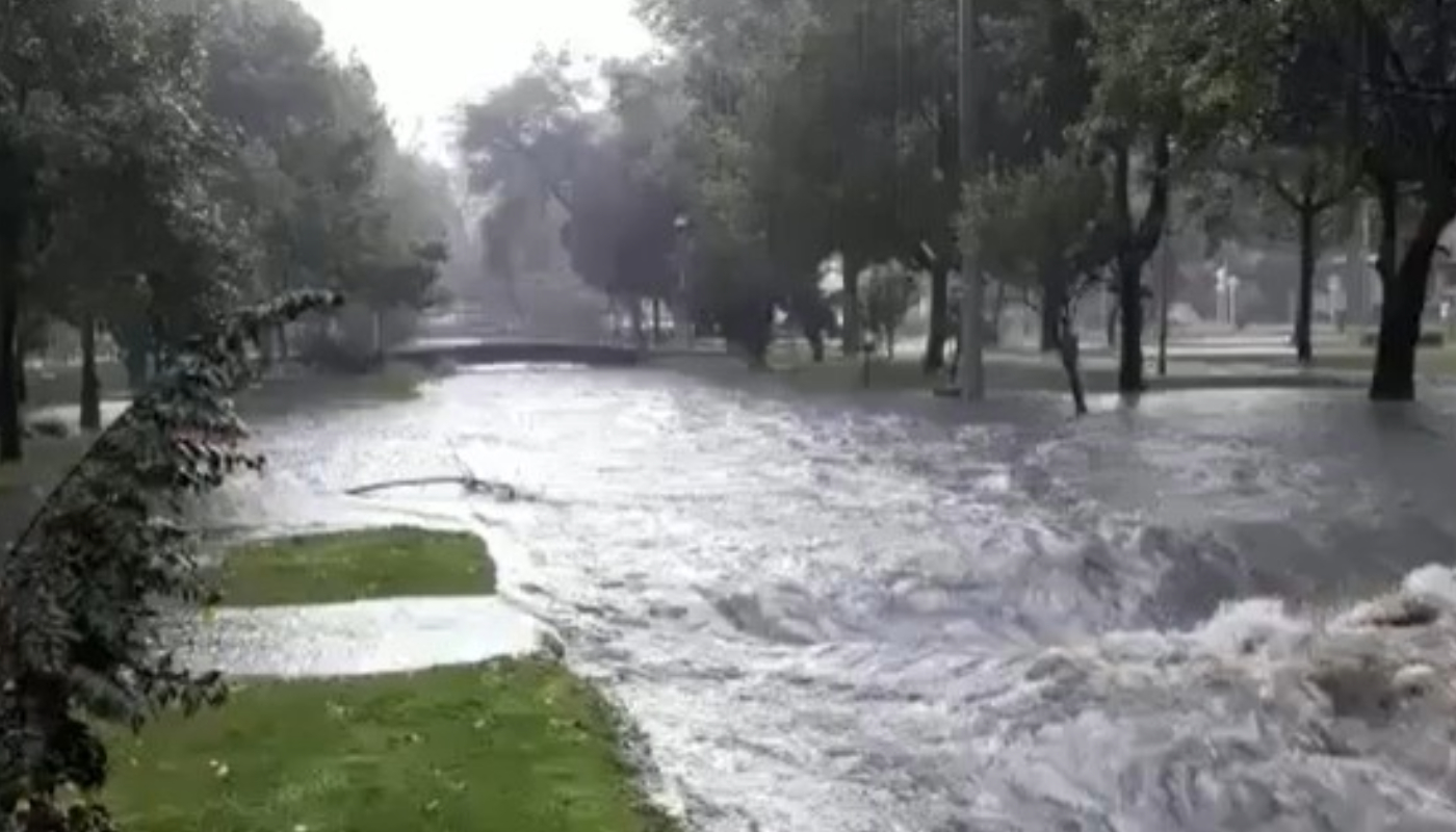 Caño del Virrey se desbordó. 