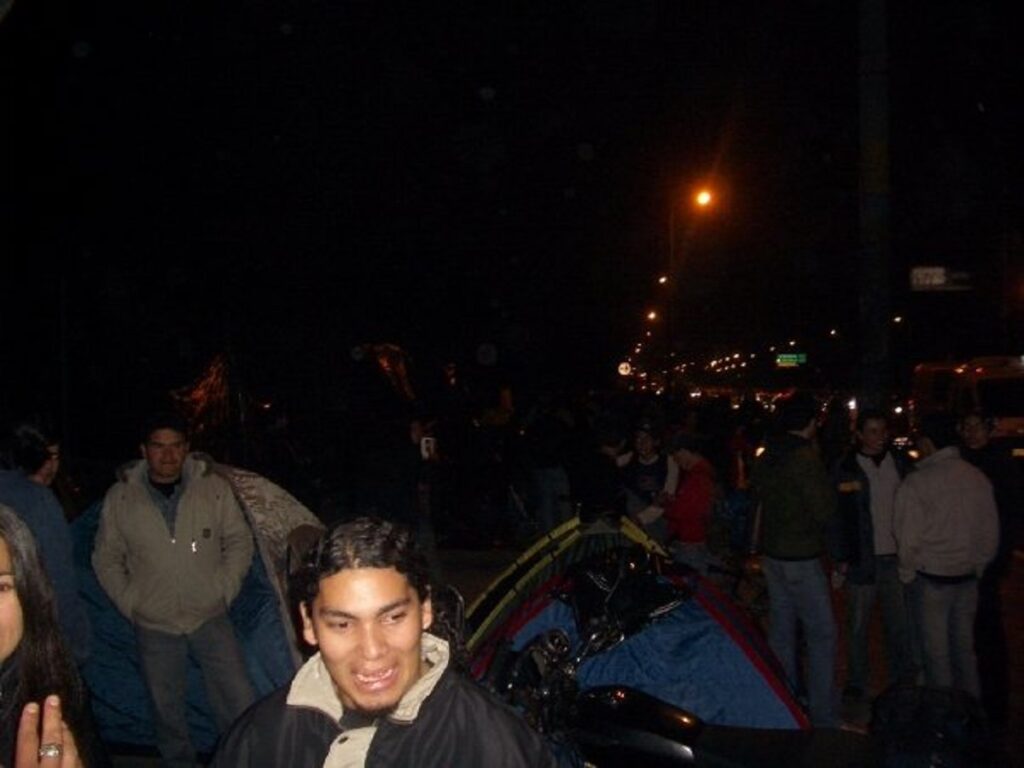 Fila para Iron Maiden en su concierto de 2008 / David Aponte, Pulzo.