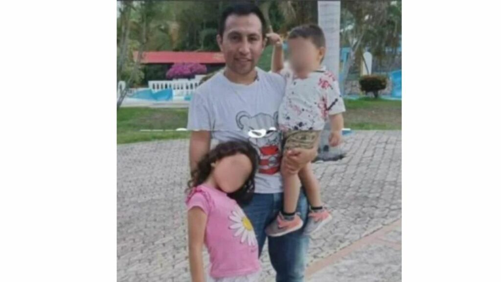 Darwin Felipe Beltrán y sus hijos.