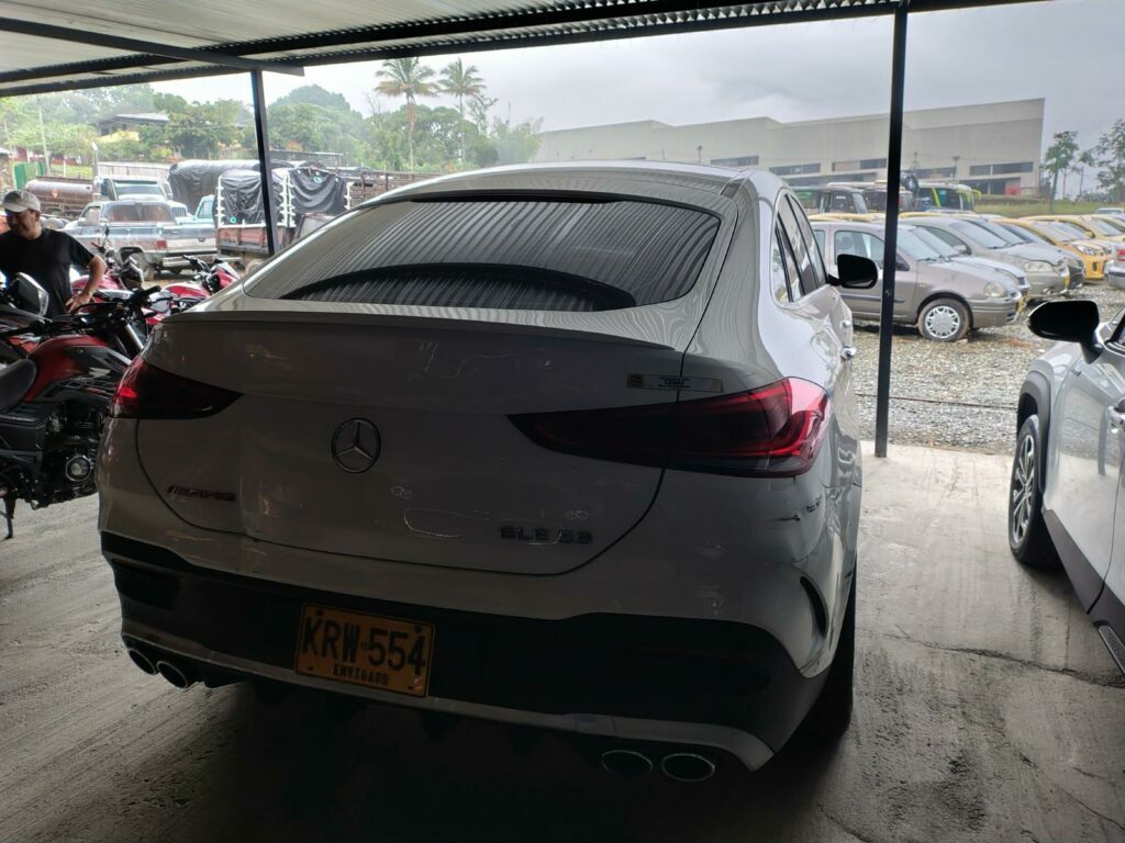 Carro Mercedes Benz que subastará el Gobierno/Foto: SAE.