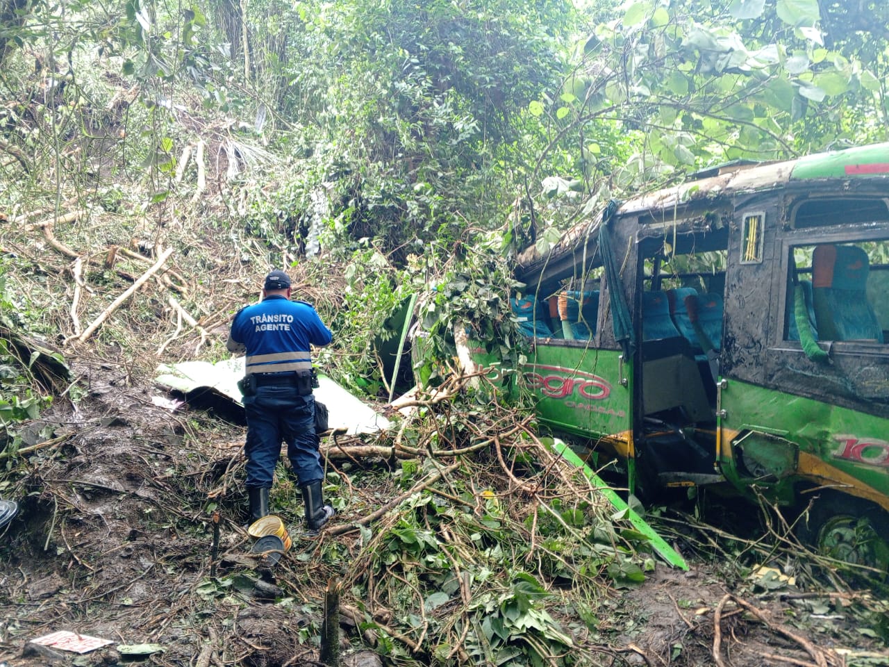 Accidente de bus en Caparrapí, Cundinamarca, murió el conductor y son 5 víctimas