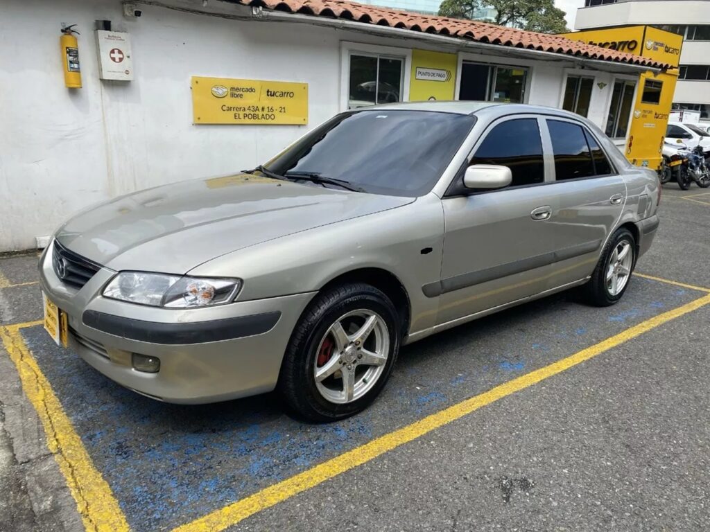 Mazda 626. / Mercado Libre