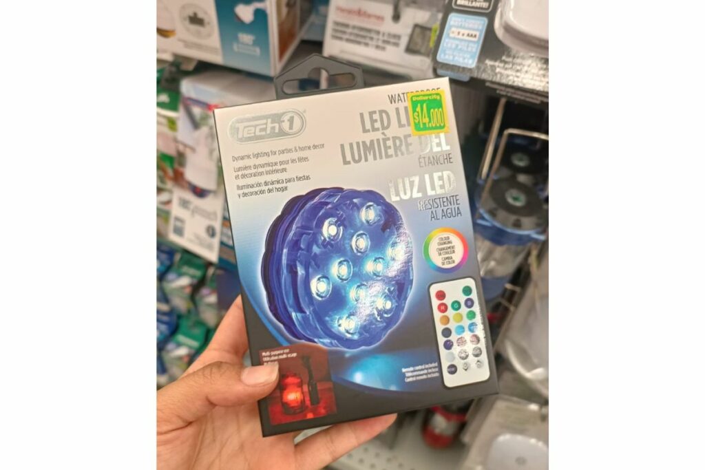 Imagen de luz led de Dollarcity resistente al agua por menos de 15.000 pesos / Foto de Pulzo
