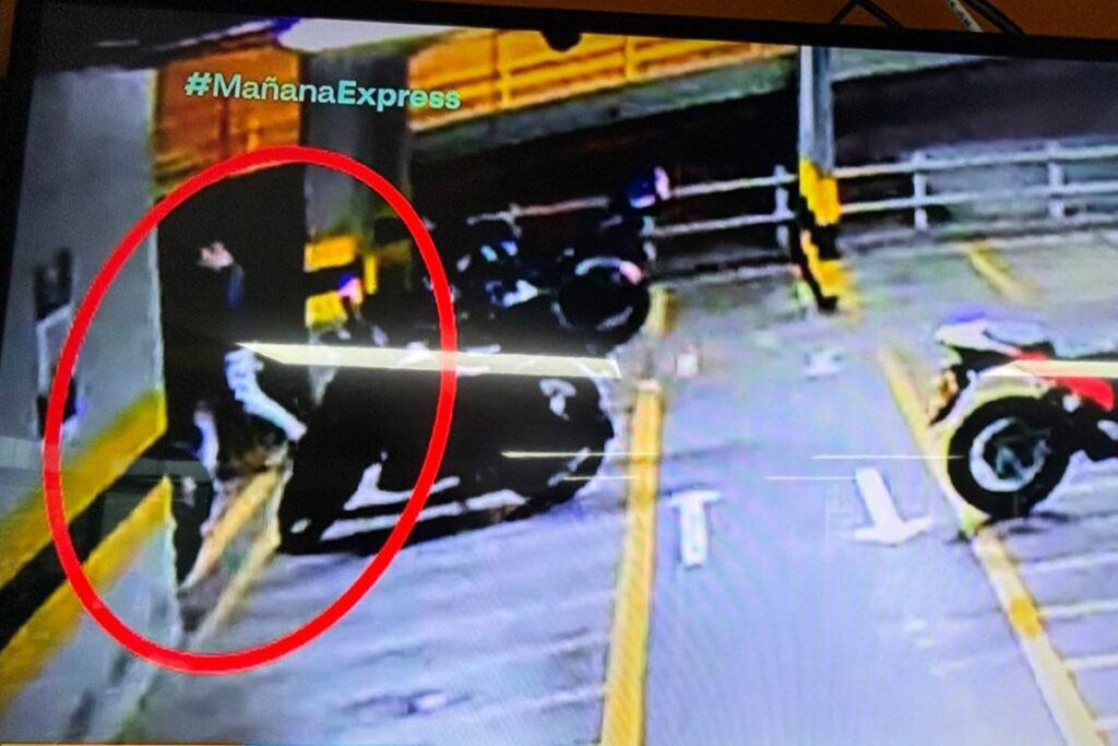 Fotos muestran cómo murió en centro comercial Tintal Plaza hombre que cayó / Foto Canal RCN
