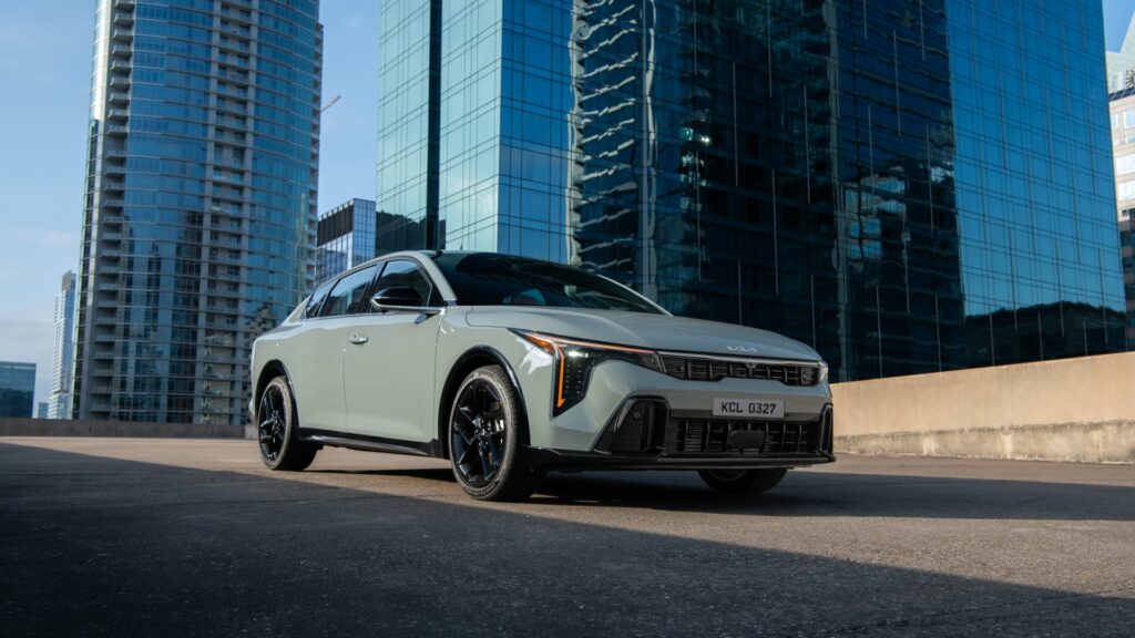 Kia K4