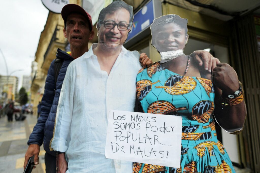 Seguidor de Petro y Francia Márquez durante una manifestación. Foto: AFP