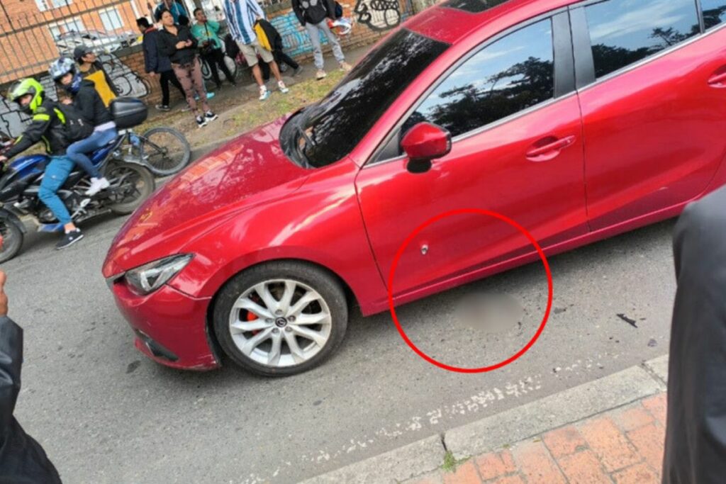 Impactos de bala en carro de víctimas de intento de sicariato. Foto: Redes sociales