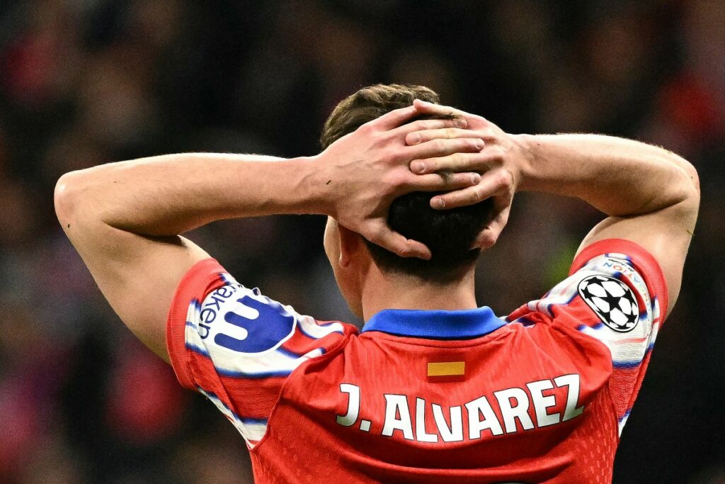 Julián Álvarez, el jugador que patea con ambas / AFP. 