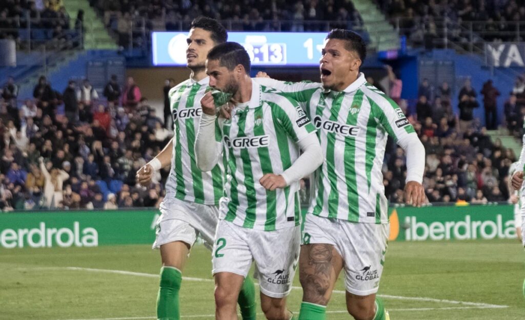 'Cucho' Hernández, titular en Real Betis/Foto: Real Betis.