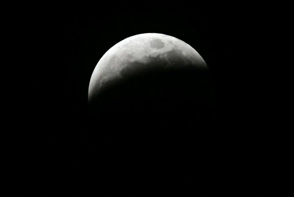 Eclipse Lunar: fase de penumbra / Frederic J. Brown / AFP)